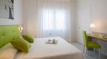 Komfort-Doppelzimmer mit Schreibtisch