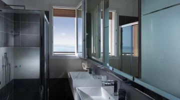 Modernly furnished bathrooms