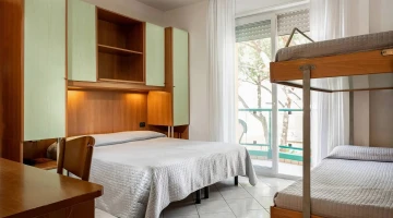 Standard room with bunk bed