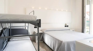 Deluxe room with bunk bed