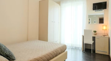 Single room with TV