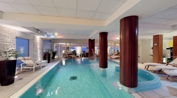 Swimming pool with hydromassage jets