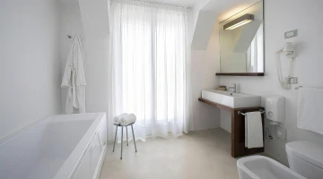 Badezimmer mit Badewanne