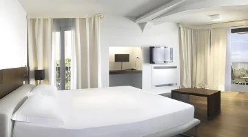 Zimmer mit Sat-TV und Terrasse