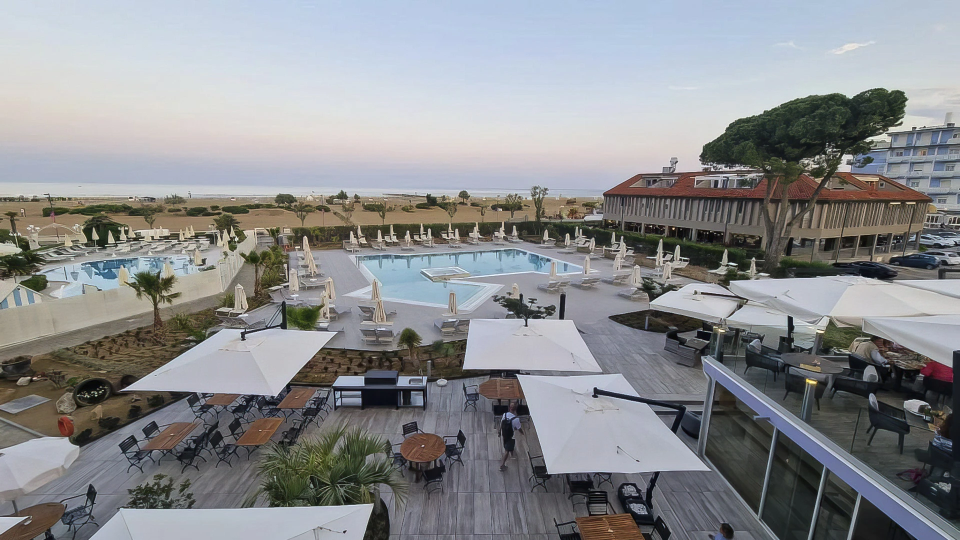 Hotel mit Schwimmbad und Garten