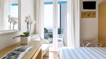 Double bedroom with private balcony