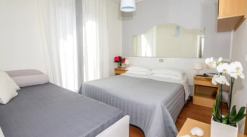 Triple room with balcony