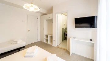Chambre triple standard avec TV et bureau