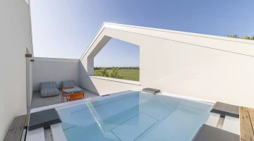 Bain à remous sur la terrasse