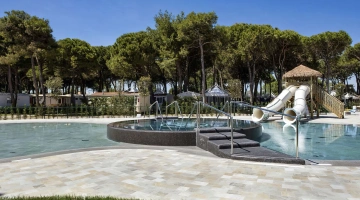 Toboggans dans les piscines du Camping Village Cavallino