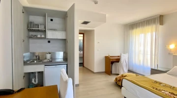 Familienzimmer mit Kochnische