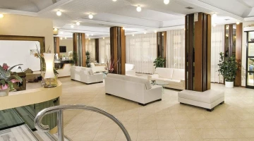 salle de 200 m2