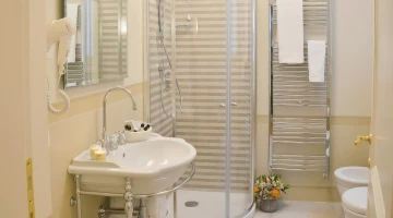 Salle de bain de la chambre deluxe Cosimo