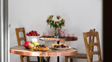 Colazione con prodotti freschi