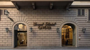 Entrée du Grand Hôtel Cavour