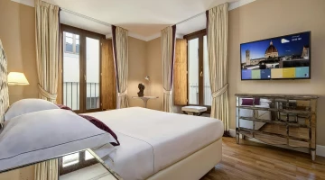 Lit double en chambre supérieure