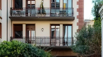 Façade et entrée du bâtiment