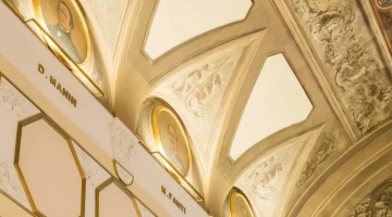Plafond décoré de fresques