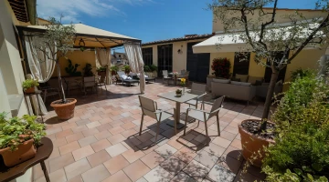 Terrasse avec vue sur la ville