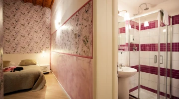 Double room with private bathroom