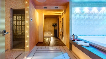 Spa intérieur avec bain à remous