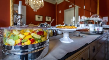 Colazione a buffet con frutta fresca