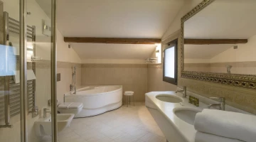 Bagno della suite con vasca