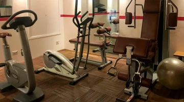 Ausgestattetes Fitnessstudio