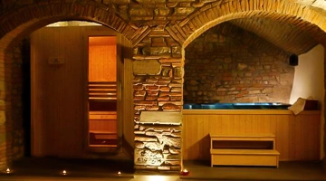 Centro benessere con sauna e jacuzzi
