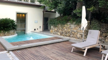 Piscine avec coin hydromassage