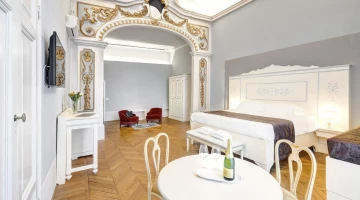 Junior Suite mit Wohnbereich und Schlafbereich