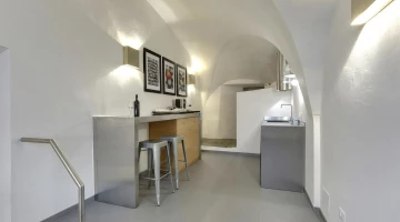 Equipped common kitchen