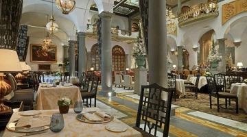 Restaurant on the ground floor set up for breakfasts, lunches and 