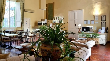 Saal mit Rezeption