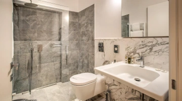 Bagno con doccia