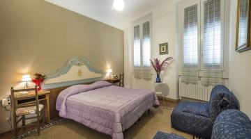 Dreibettzimmer mit Bad