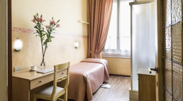 Camera singola con bagno privato esterno