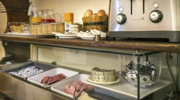 Petit-déjeuner buffet continental
