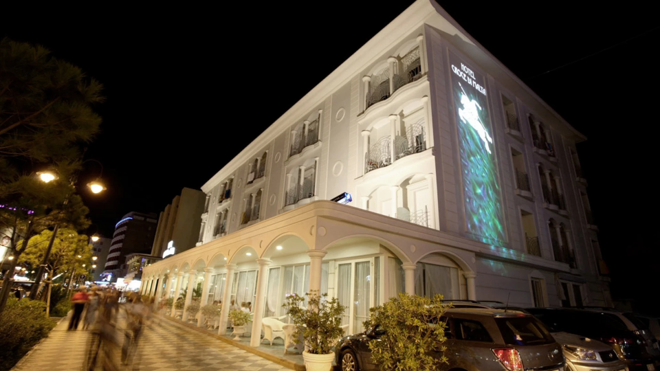 Hotel croce di malta la storia della famiglia gradara
