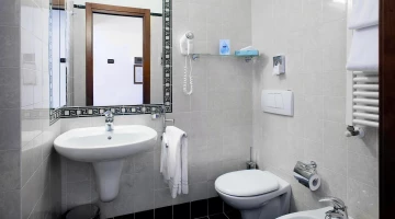Bathroom with towel set