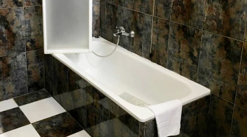 Bathroom with bathtub
