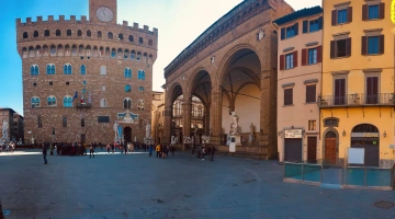 Piazza della Signoria et la façade du B&B