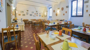 Sala colazioni con buffet