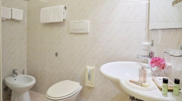 Bagno privato con kit di cortesia