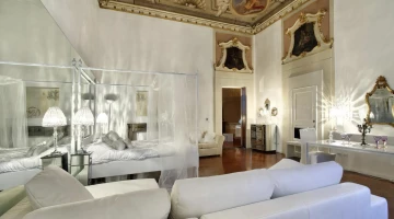 Suite luxury gold