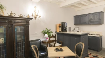 Common room with kitchenette