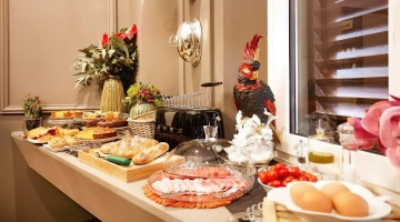 Frühstücksbuffet mit herzhaften Optionen