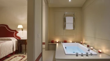 Chambre de luxe avec bain à remous