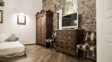 Arredi dans la salle familiale