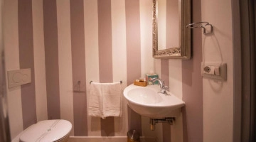Bagno con servizi